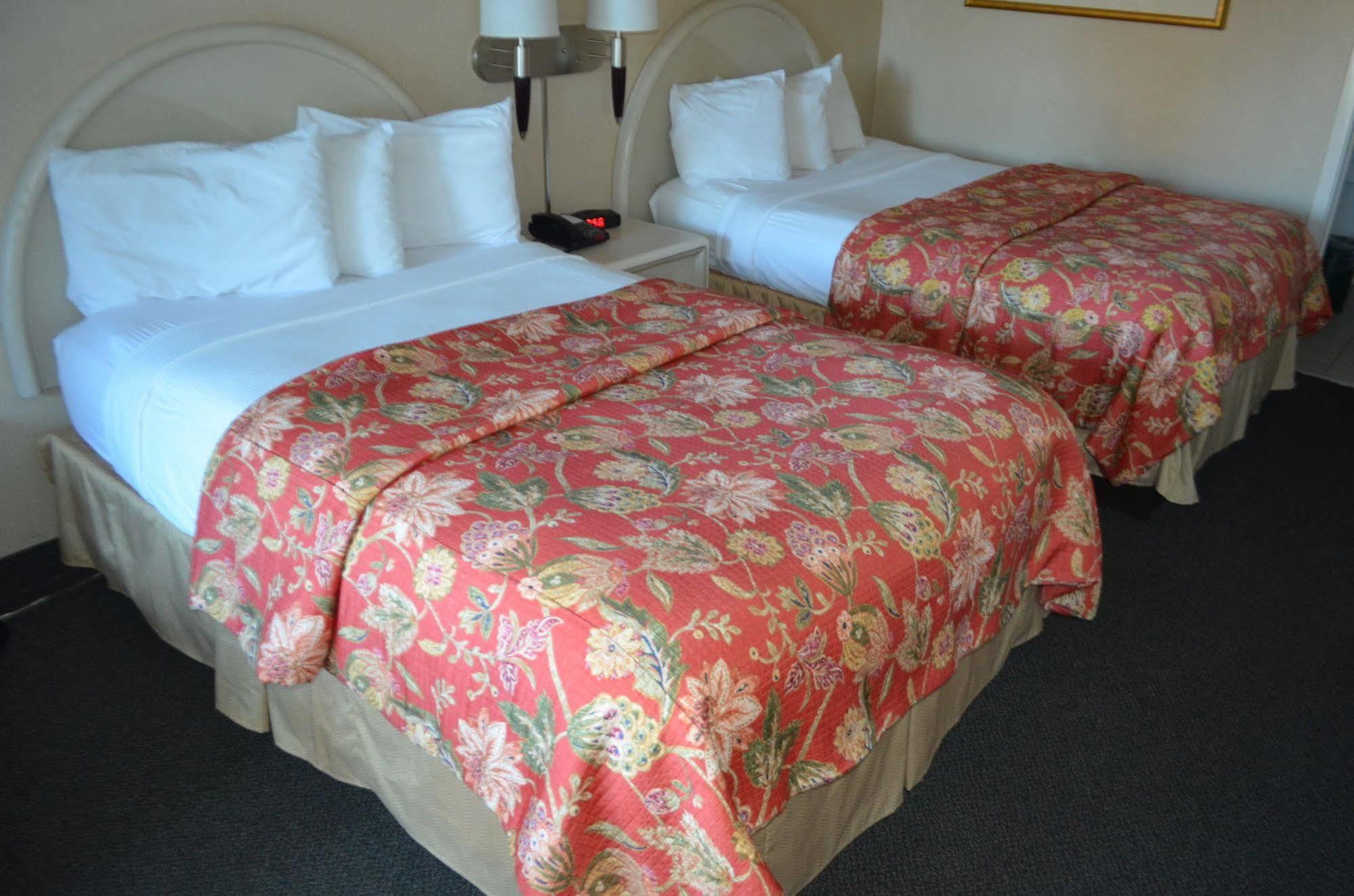 Chapel Hill University Inn Bagian luar foto