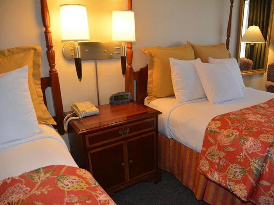 Chapel Hill University Inn Bagian luar foto